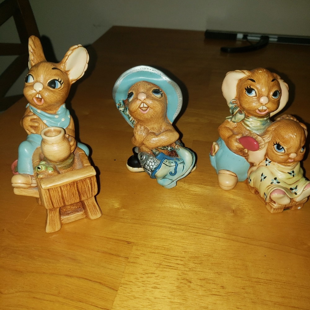Vintage Pendelfin Rabbits - Picture 2 of 6